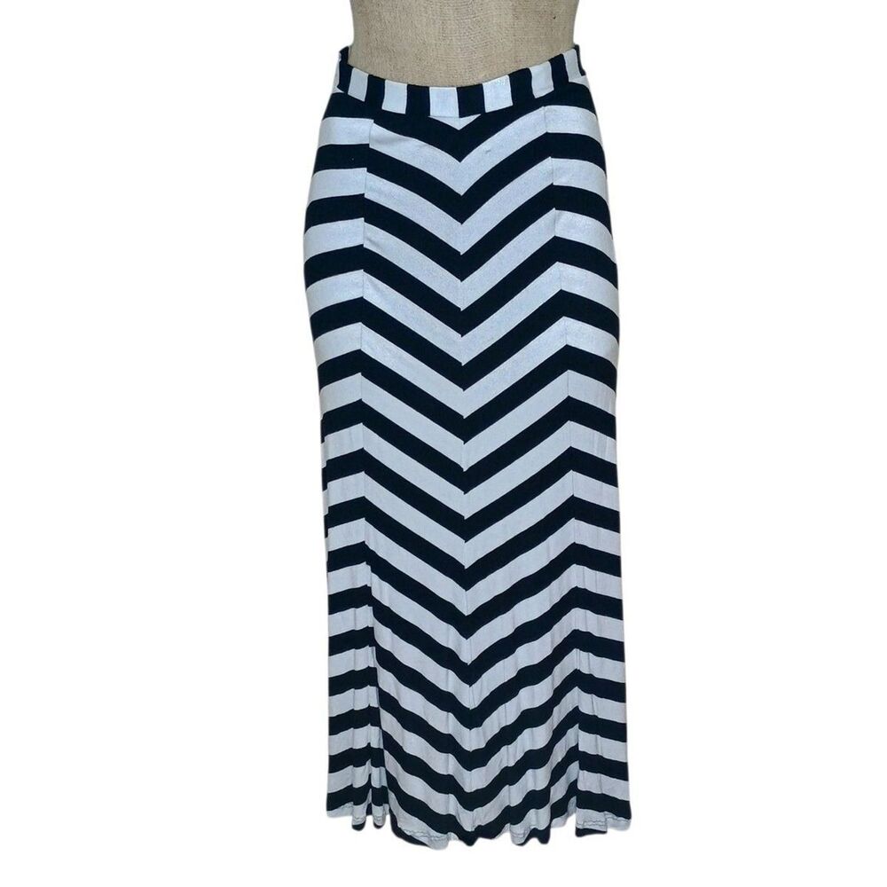 Philosophy Pull On Maxi Skirt Size S Black & White Striped Chevron